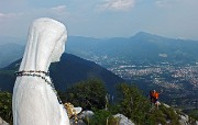 56 Alla Madonnina di vetta ...